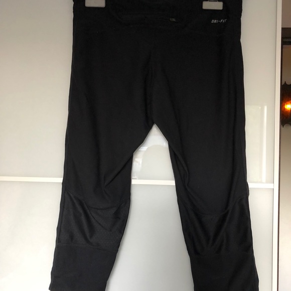 Nike black mid rise medium leggings - Picture 2 of 4